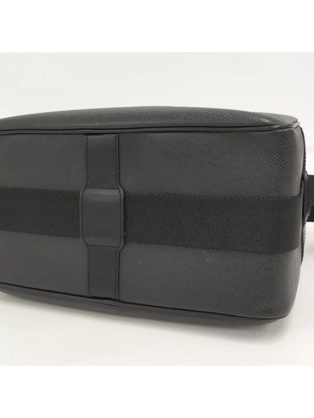 Louis Vuitton PM Shoulder Bag Taiga Ardoise